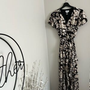 Nicole Miller Elegant Black and Cream Floral Maxi Dress